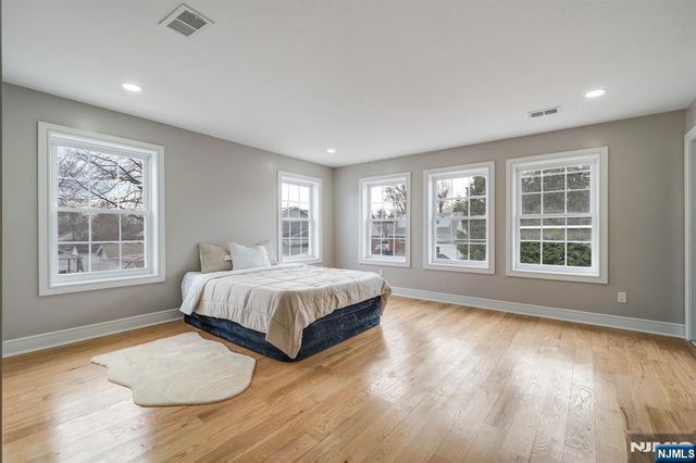 83 Madison Avenue, Rochelle Park, NJ 07662