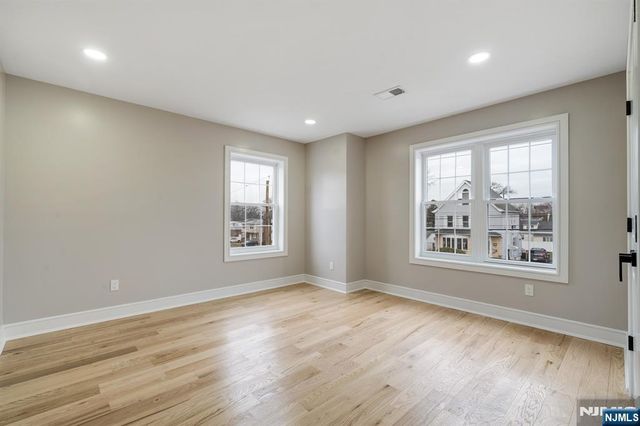 83 Madison Avenue, Rochelle Park, NJ 07662