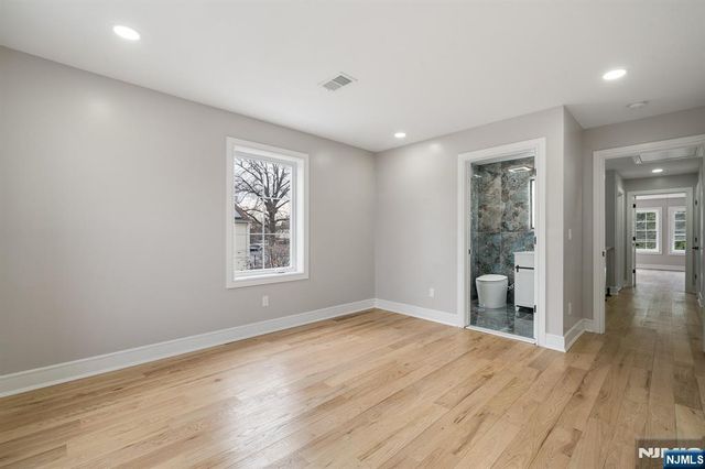 83 Madison Avenue, Rochelle Park, NJ 07662