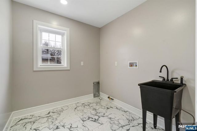 83 Madison Avenue, Rochelle Park, NJ 07662