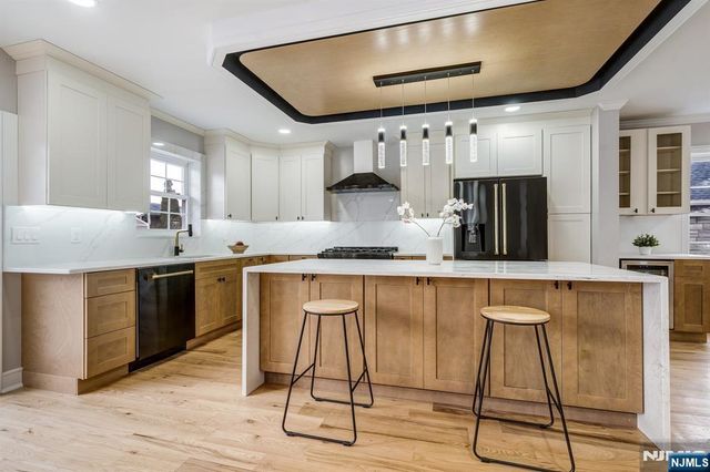 83 Madison Avenue, Rochelle Park, NJ 07662