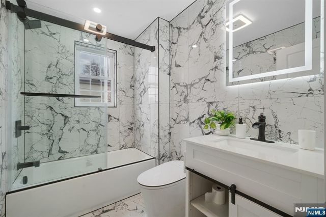 83 Madison Avenue, Rochelle Park, NJ 07662