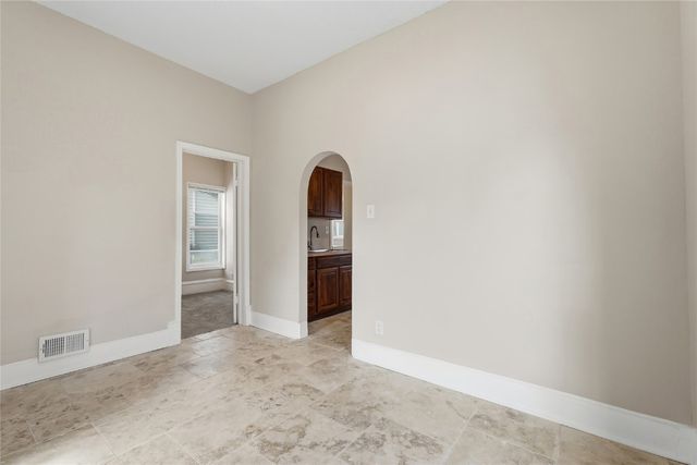 1128 B Avenue NW, Cedar Rapids, IA 52405