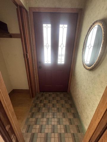 5300 W Euclid AVENUE, Milwaukee, WI 53219