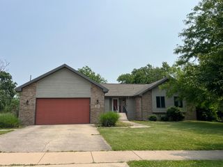 310 Massasoit Street, Minooka, IL 60447
