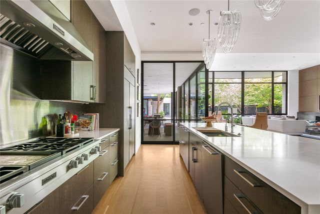 5420 Surrey Circle, Dallas, TX 75209