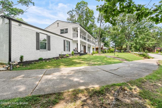 9108 Lakeridge Dr, Louisville, KY 40272