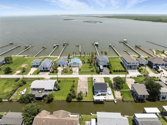 1612 Dick Bay Drive, Dickinson, TX 77539