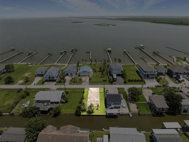 1612 Dick Bay Drive, Dickinson, TX 77539