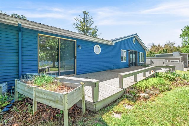 19454 E Chippewa Lake Drive, Chippewa Lake, MI 49320