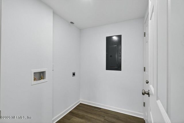 8207 KENSINGTON Square, Jacksonville, FL 32217