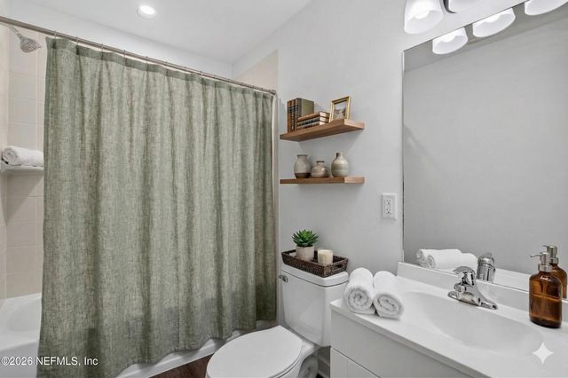 8207 KENSINGTON Square, Jacksonville, FL 32217