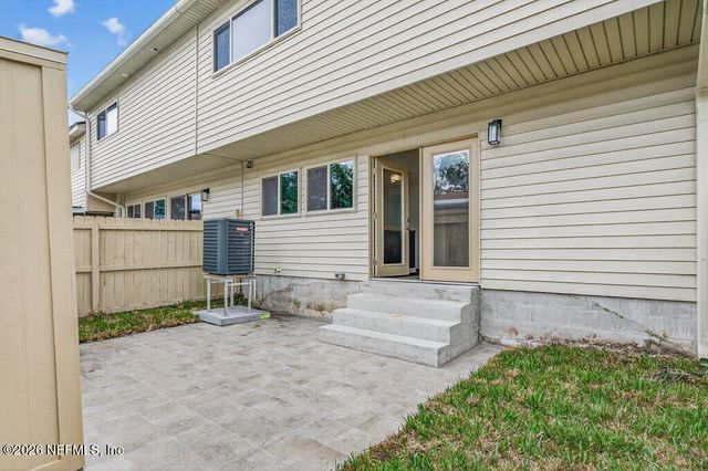 8207 KENSINGTON Square, Jacksonville, FL 32217