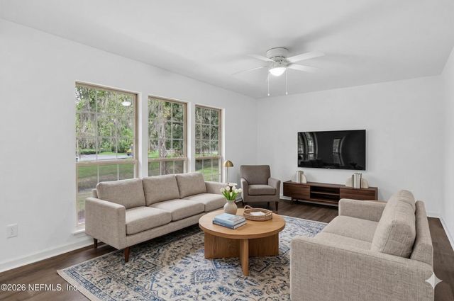 8207 KENSINGTON Square, Jacksonville, FL 32217