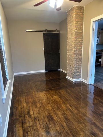 9801 S Exchange Avenue, Chicago, IL 60617