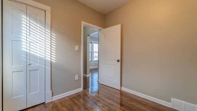 9801 S Exchange Avenue, Chicago, IL 60617