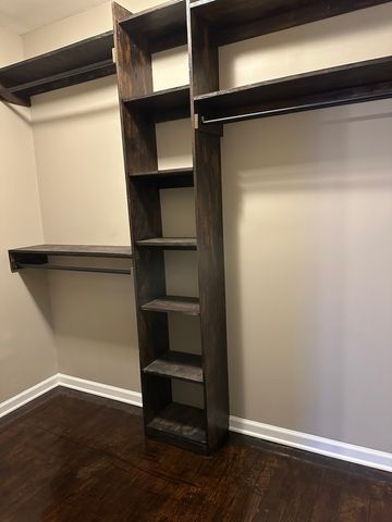 9801 S Exchange Avenue, Chicago, IL 60617