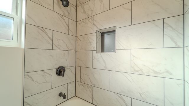 9801 S Exchange Avenue, Chicago, IL 60617