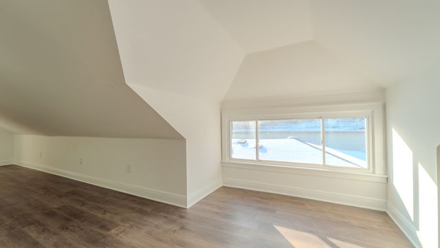 9801 S Exchange Avenue, Chicago, IL 60617