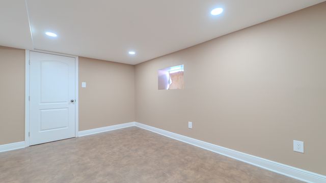 9801 S Exchange Avenue, Chicago, IL 60617