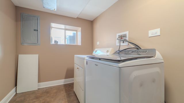 9801 S Exchange Avenue, Chicago, IL 60617