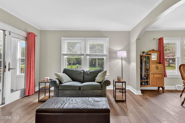 914 Michigan Avenue, Waterville, OH 43566