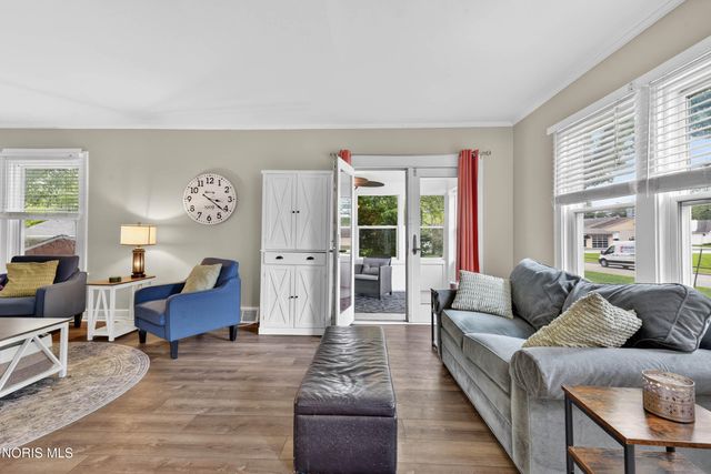 914 Michigan Avenue, Waterville, OH 43566