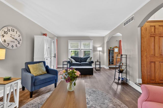 914 Michigan Avenue, Waterville, OH 43566