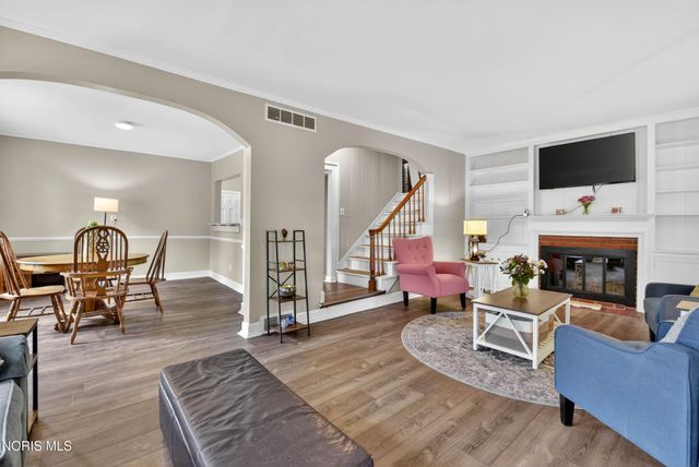 914 Michigan Avenue, Waterville, OH 43566