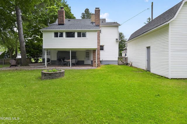 914 Michigan Avenue, Waterville, OH 43566