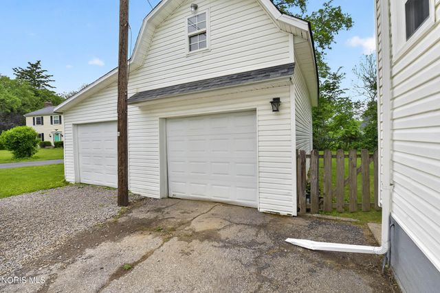 914 Michigan Avenue, Waterville, OH 43566