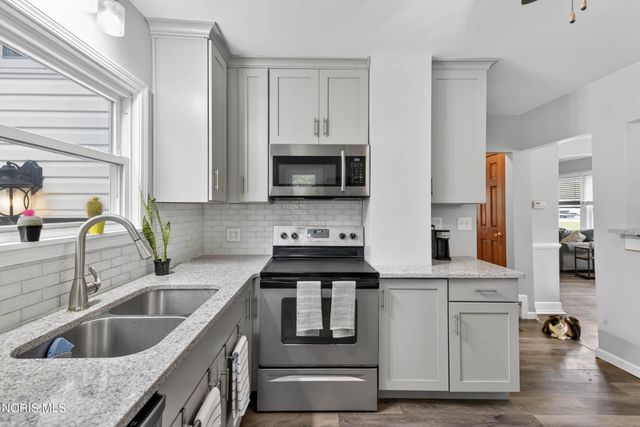 914 Michigan Avenue, Waterville, OH 43566