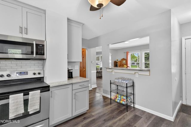 914 Michigan Avenue, Waterville, OH 43566