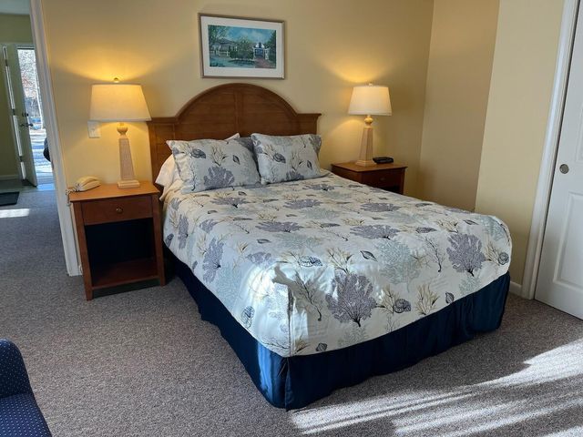 49 4 Seasons Drive, Mashpee, MA 02649