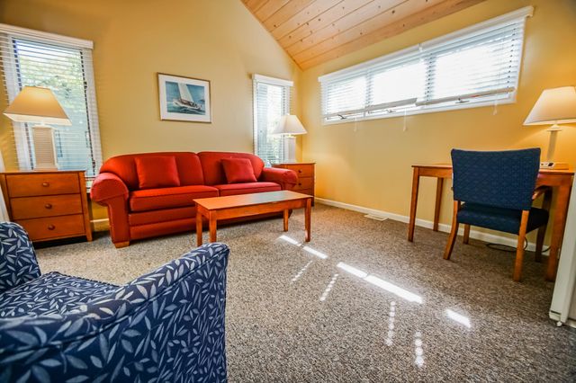 49 4 Seasons Drive, Mashpee, MA 02649