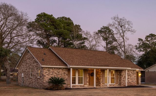 126 Marion Road, Summerville, SC 29486