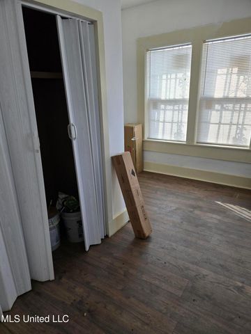 322 S Nearview Street, Jackson, MS 39202