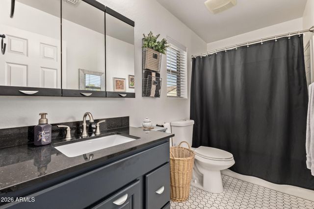 1168 E CANYON CREEK Drive, Gilbert, AZ 85295