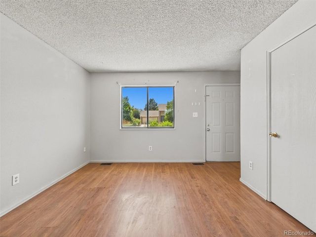 904 S Uravan St, Aurora, CO 80017