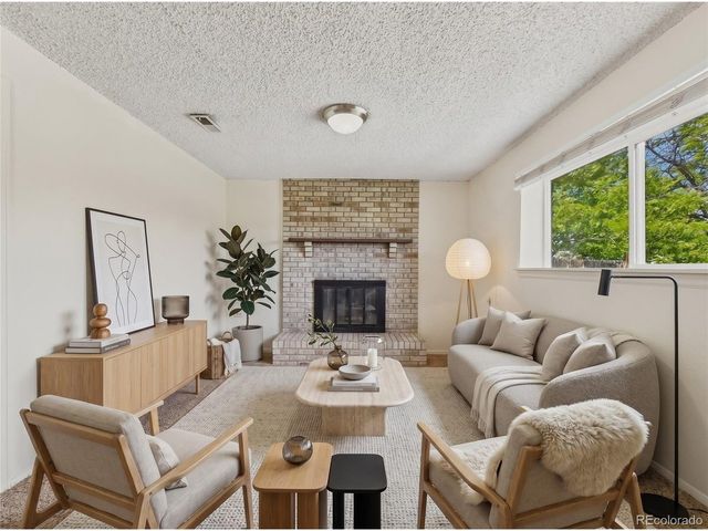 904 S Uravan St, Aurora, CO 80017