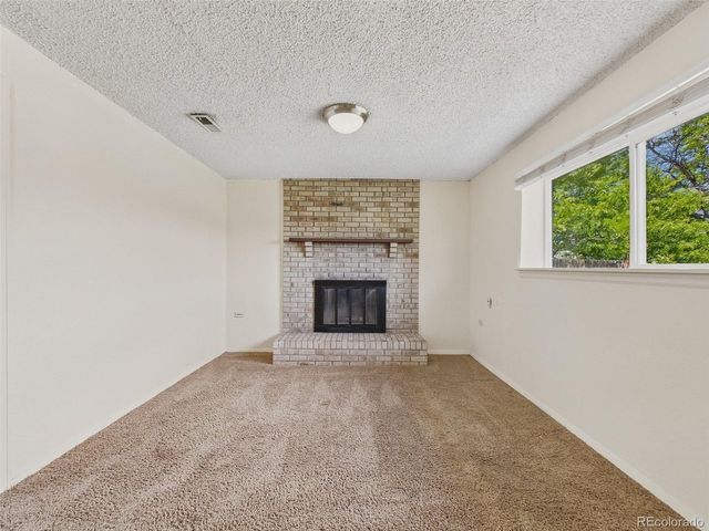 904 S Uravan St, Aurora, CO 80017
