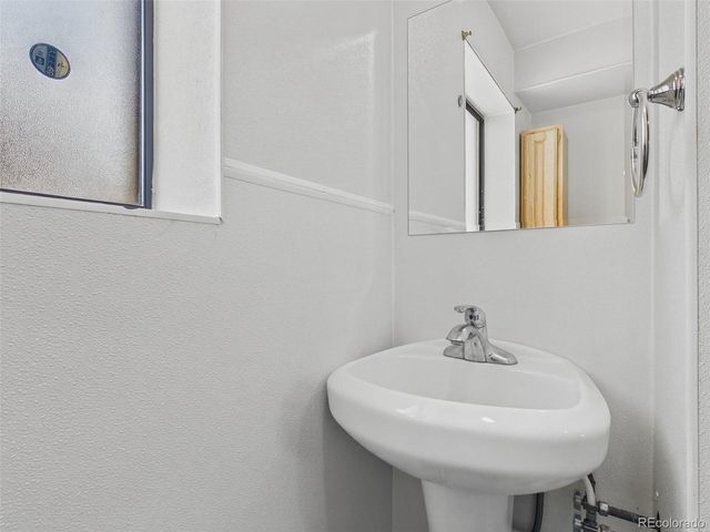 904 S Uravan St, Aurora, CO 80017