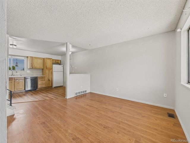 904 S Uravan St, Aurora, CO 80017
