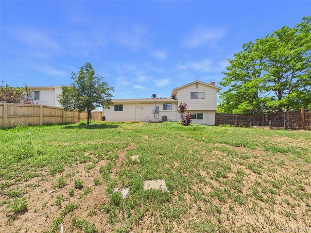 904 S Uravan St, Aurora, CO 80017