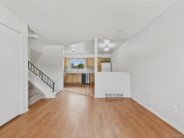904 S Uravan St, Aurora, CO 80017