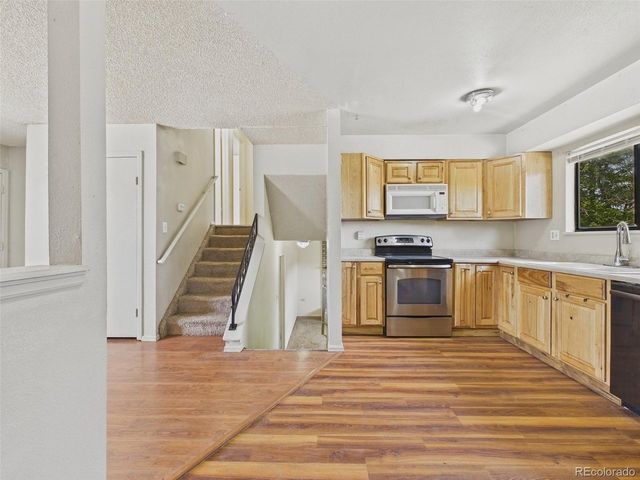 904 S Uravan St, Aurora, CO 80017