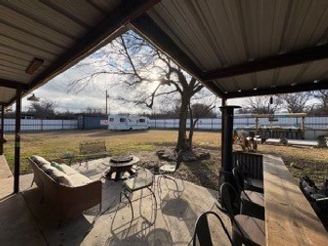 204 W Eaton Avenue, Graford, TX 76449