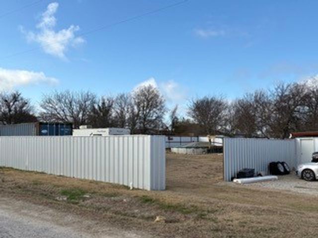 204 W Eaton Avenue, Graford, TX 76449
