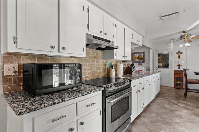 636 Garden Drive, Longview, TX 75633