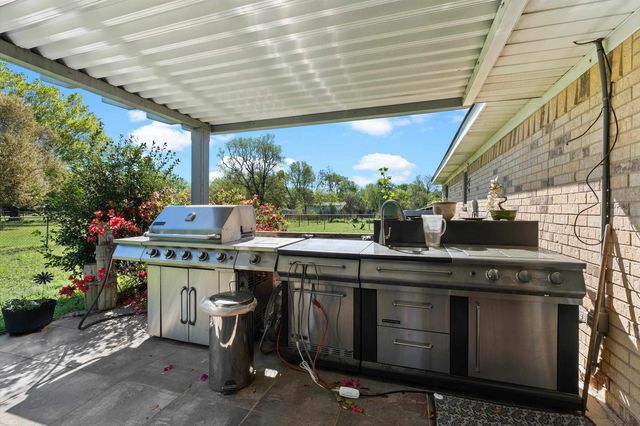 636 Garden Drive, Longview, TX 75633